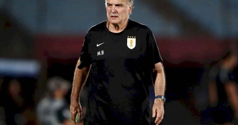 el-agonico-triunfo-de-uruguay-le-dio-a-marcelo-bielsa-un-record-historico-en-las-eliminatorias-sudamericanas