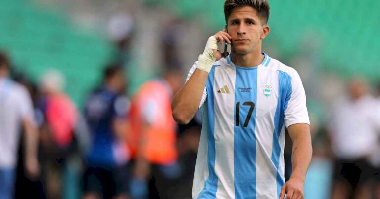 cambio-en-la-seleccion-argentina:-giuliano-simeone-fue-citado-de-urgencia-por-lionel-scaloni-despues-de-que-nahuel-molina-fuera-desafectado