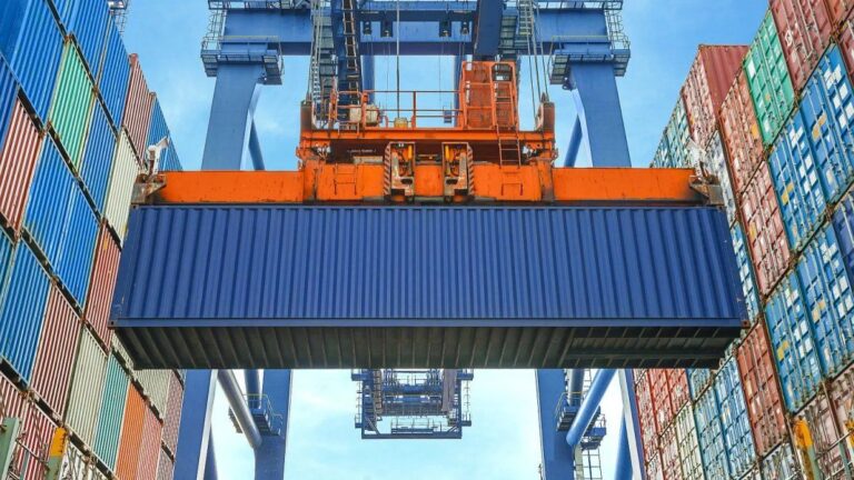 El Gobierno prorrogó hasta 2027 un impuesto que grava las importaciones