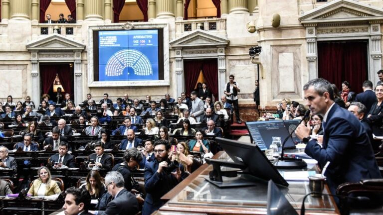 Para destrabar los proyectos más conflictivos en el Congreso, el Gobierno llamó a extraordinarias