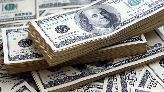La insólita cantidad de años que hay que trabajar para vivir como un millonario en Argentina