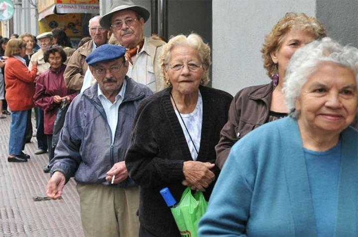 El gobierno aumentó a los jubilados: 2,7% desde febrero