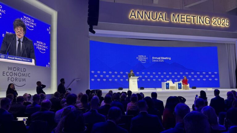 El Gobierno justifica y baja el tono al discurso de Javier Milei en Davos
