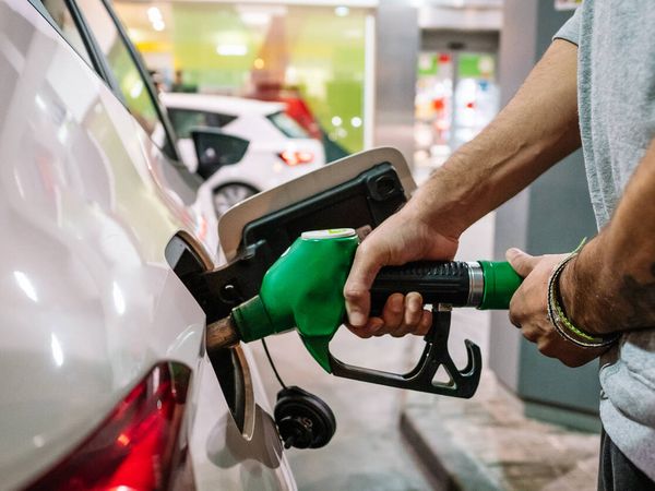 El gobierno autorizó el autodespacho de combustible
