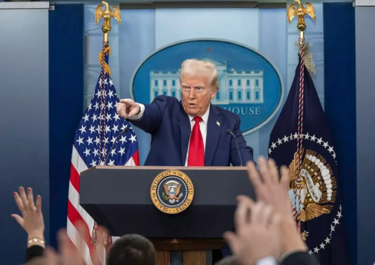 Trump aplica un arancel del 10% a los productos argentinos