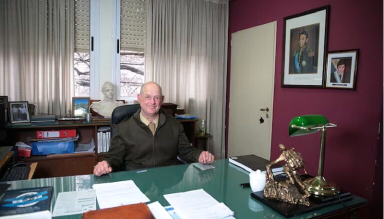 Exalumnos del Colegio Dámaso Centeno piden renuncia del director por su apología del genocidio