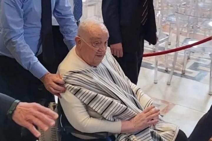 Sorpresa del Papa: visitó la Basílica de San Pedro sin su hábito