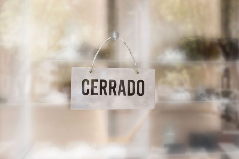 Cierra la marca de ropa más famosa del país: se despiden para siempre más de 400 locales