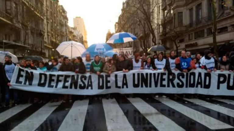 A un año de la primera marcha federal, los docentes universitarios lanzan un paro nacional