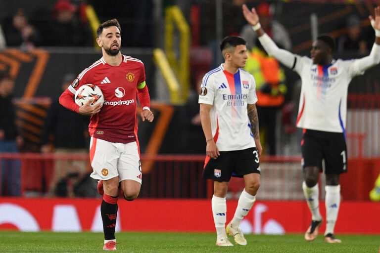Partido memorable en la Europa League: Manchester eliminó al Lyon de Tagliafico y Almada