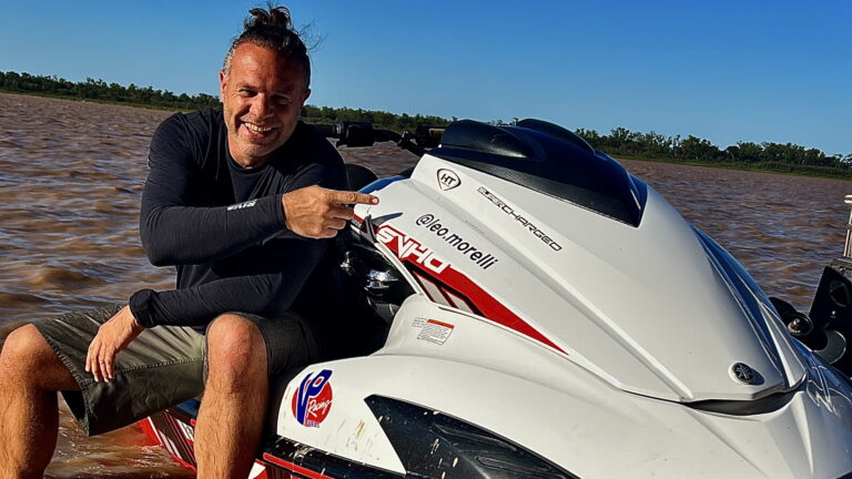 No se quiere bajar de la moto: Leo Morelli viajó a Estados Unidos para reencontrarse con el agua