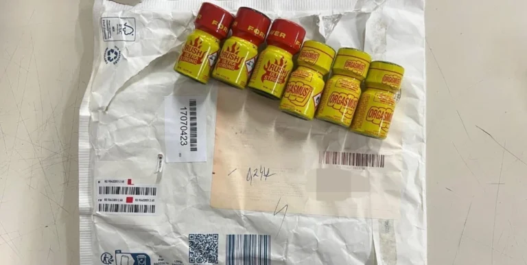 Interceptan seis frascos de una sustancia ilegal que llegó por encomienda desde Europa