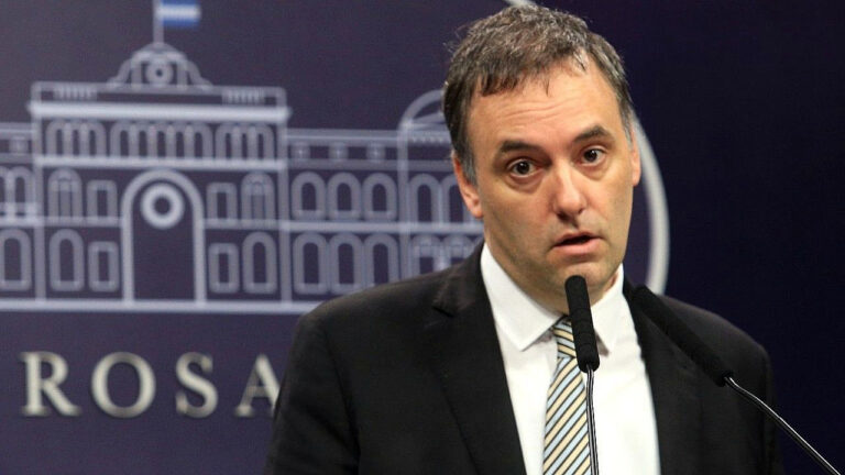 Solo provocación: el Gobierno eliminará por decreto el Día del trabajador del Estado