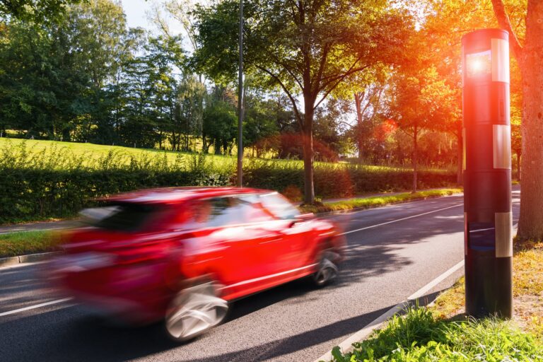 Millones pagan sin saberlo: los errores ocultos que pueden invalidar tu fotomulta