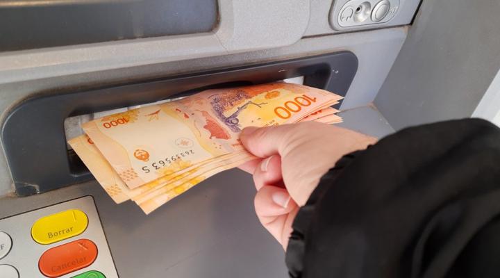 Pagan haberes a estatales, docentes y jubilados