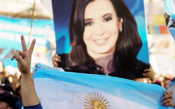 Cristina Kirchner convoca a un banderazo por el 9 de Julio