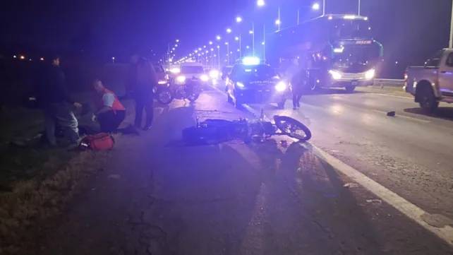 Un accidente de tránsito en la autopista a Santa Fe dejó a dos motociclistas heridos