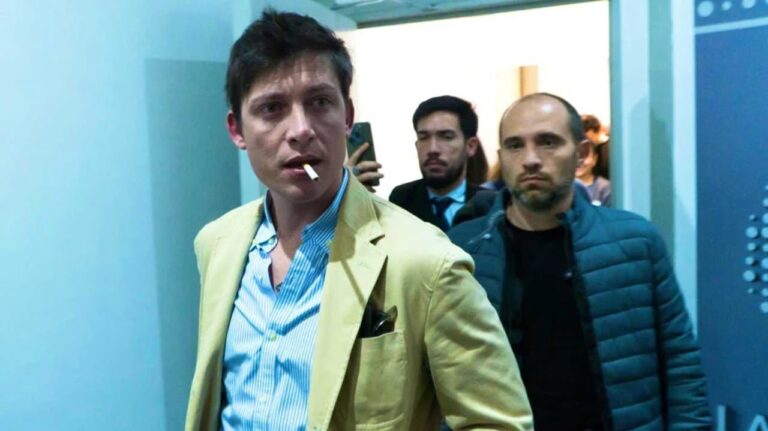 A la sombra del poder: piden a la Oficina Anticorrupción que obligue a Santiago Caputo a presentar su declaración jurada