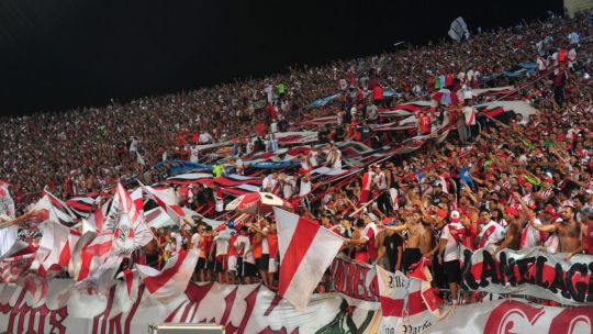 River podría llevar visitantes ante Lanús: se espera la confirmación oficial