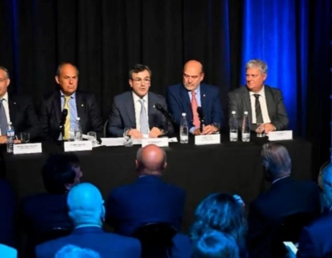 La UIA advierte una caída en la actividad económica en el país