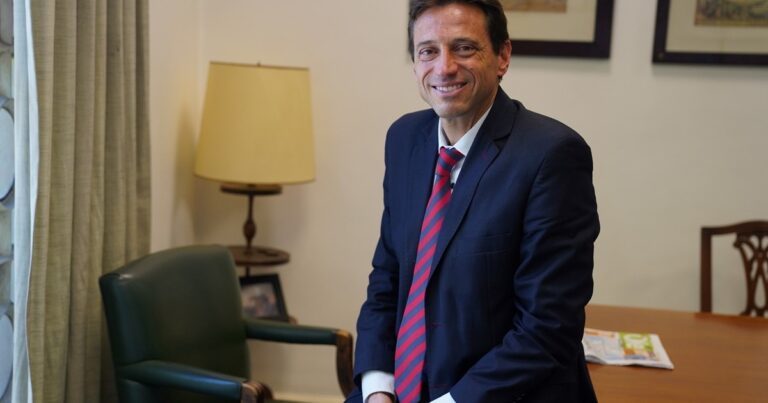 Socios juntan firmas para que se trate las sanciones a Moretti