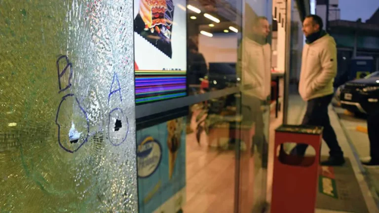 Condenaron a seis años de prisión al joven que baleó una estación de servicio y dejó un mensaje amenazante contra Di María