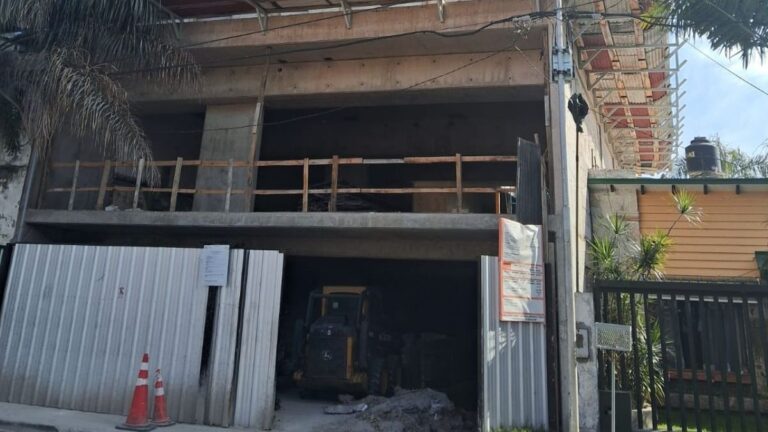 Cinco obreros muertos en San Lorenzo: la empresa del trágico montacargas pertenece a la dueña de la constructora