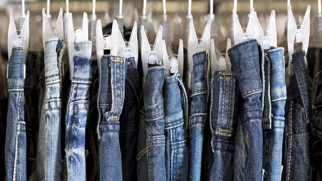 Ofertas en supermercados: jeans con rebajas y cuotas sin interés en Carrefour, Coto y Jumbo