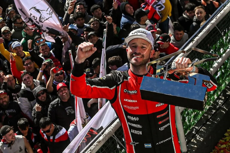 TC: Canapino ganó y celebró con su gente en Buenos Aires