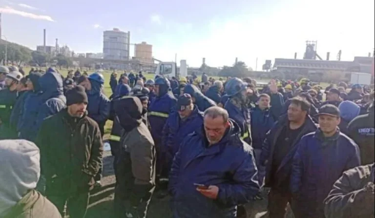 Ya suman 220 los empleados de contratistas de Ternium impedidos de ingresar a la planta