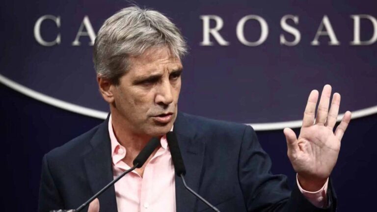 El gobierno renovó vencimientos de deuda, pero convalidó tasas del 75 %