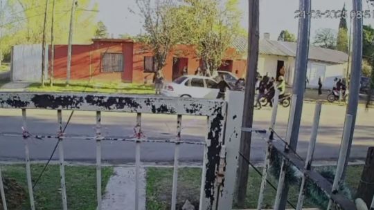 Se peleó en una fiesta clandestina, atropelló a un grupo de jóvenes a la salida y se fugó