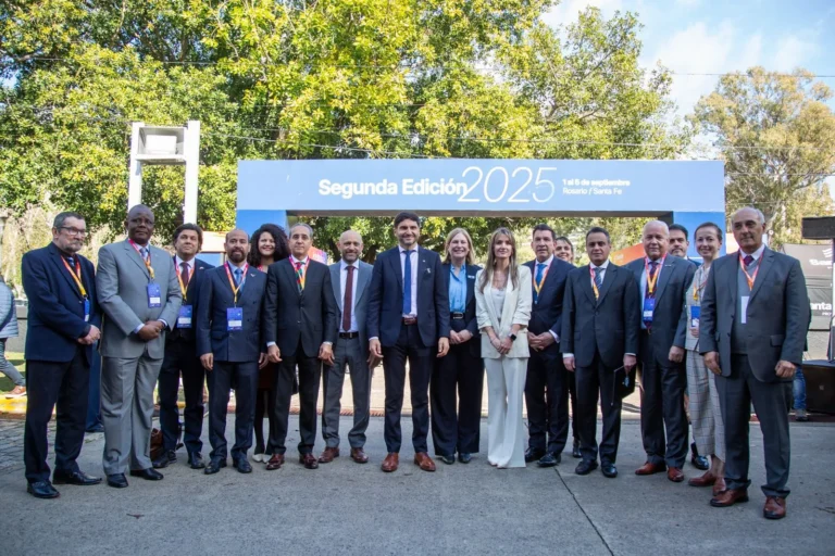 Pullaro inauguró un foro de negocios para potenciar la exportación santafesina