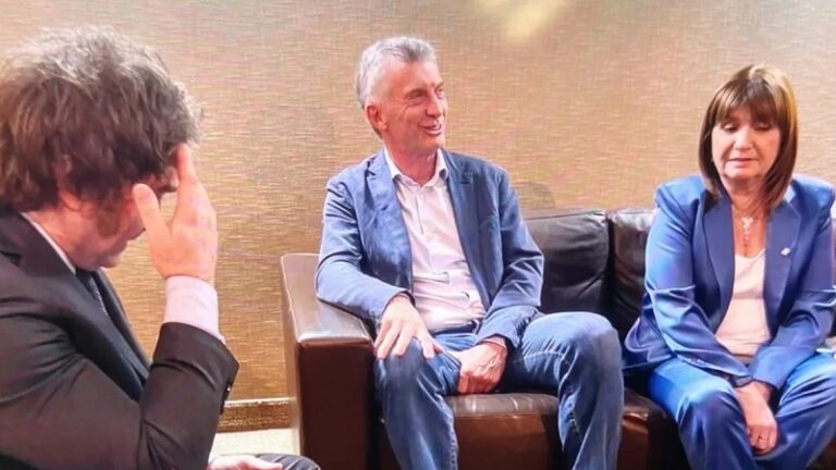 Se hunde el barco y Bullrich quiere que Macri salga a bancar al Gobierno