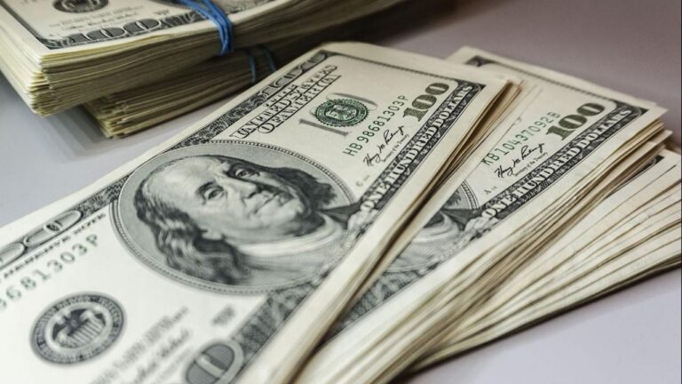 Dólar bajo control, urnas en la mira: la estrategia del Gobierno para evitar una corrida