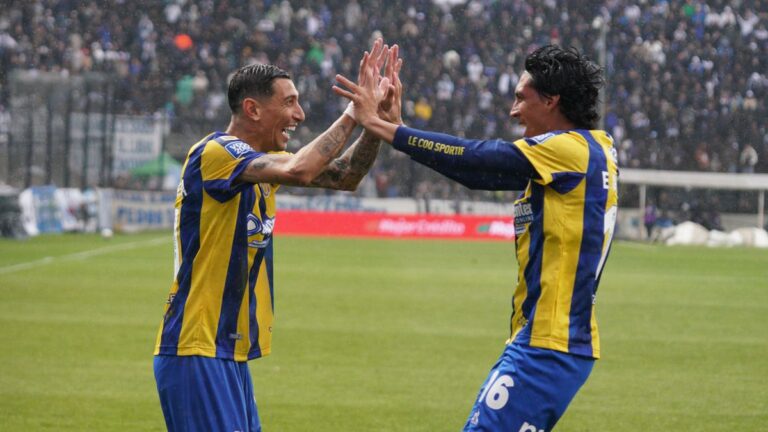 Enzo Giménez entró a la cancha y apenas 14 segundos después puso el 2 a 0 para Central