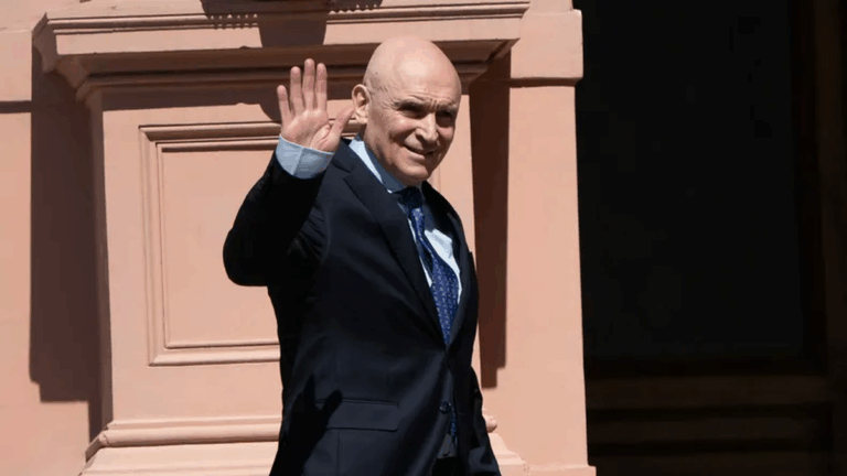 En plena polémica, José Luis Espert visitó la Casa Rosada y se reunió con Santiago Caputo