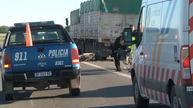 Un motociclista falleció en la ruta nacional A012 por el choque con un camión