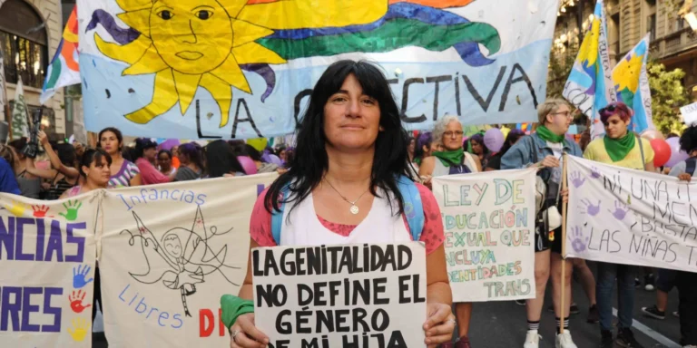 Debieron cancelar encuentro sobre infancias trans por hostigamiento y agresiones