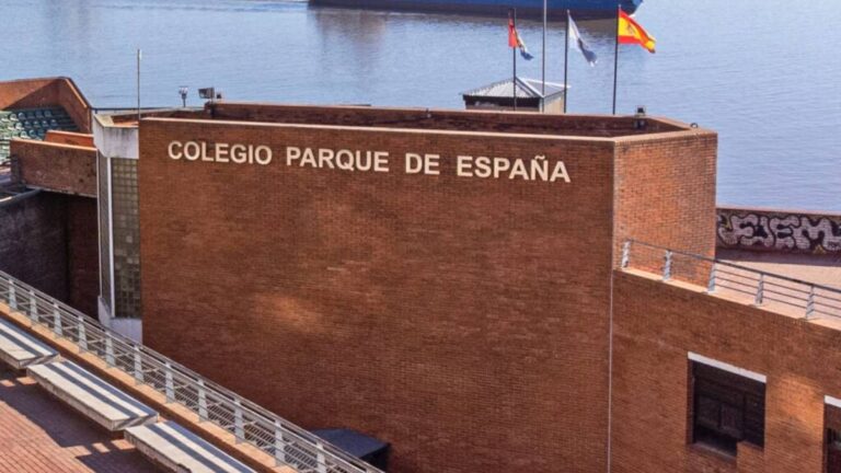 El Colegio Parque de España suspende las clases el jueves al mediodía por el cierre de campaña de Milei