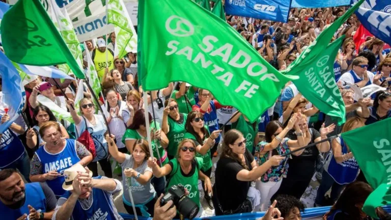 Mensaje a Pullaro: ?El reclamo docente se hizo oír en las urnas?