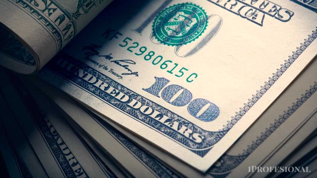 Récord de compra de dólares: cuántos millones demandaron los argentinos en septiembre 2025