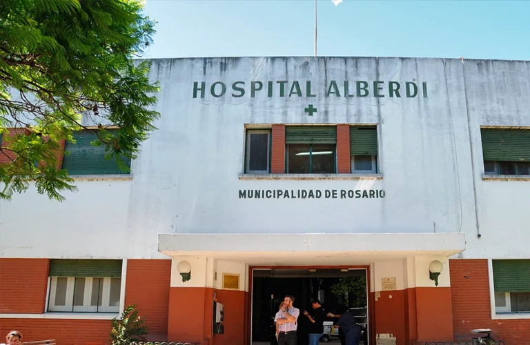 Violencia en Rosario: balearon a una mujer de 40 años y a su hijo de 9 en la zona norte