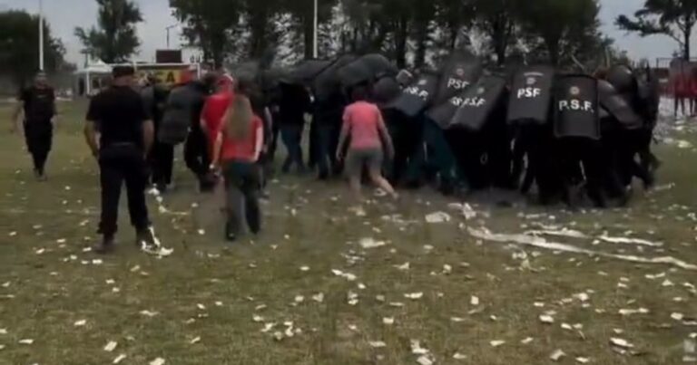 El árbitro Andrés Merlos fue a dirigir la final de la Liga de Casilda y terminó en escándalo: el video de las agresiones