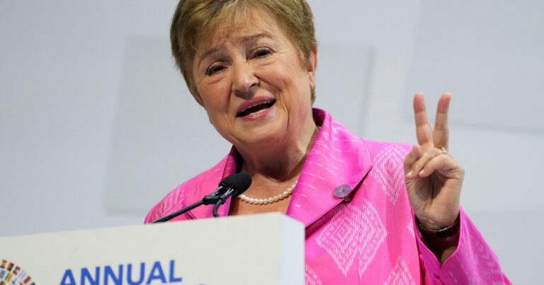 El staff del FMI empieza a analizar el caso argentino después del cambio con el dólar y las reservas