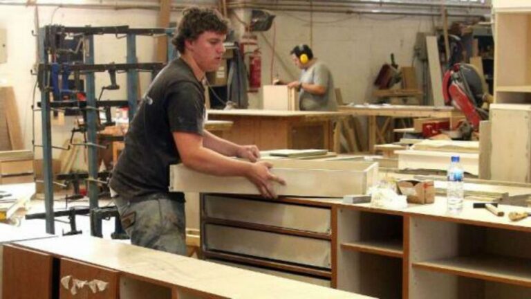 Mueblerías de Rosario ofrecen productos con hasta 30% de descuento