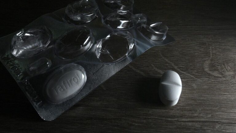 Preocupación en Rosario por el retoviral de tomar diez pastillas de paracetamol seguidas entre adolescentes