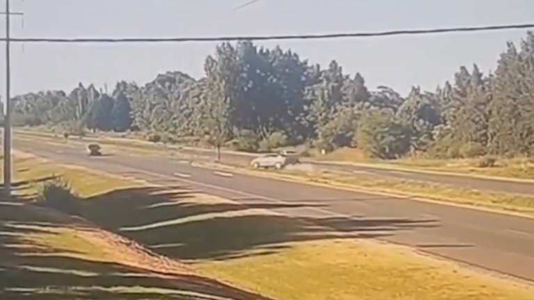 Un impactante video del choque complica al jefe de la Policía Federal de Rafaela