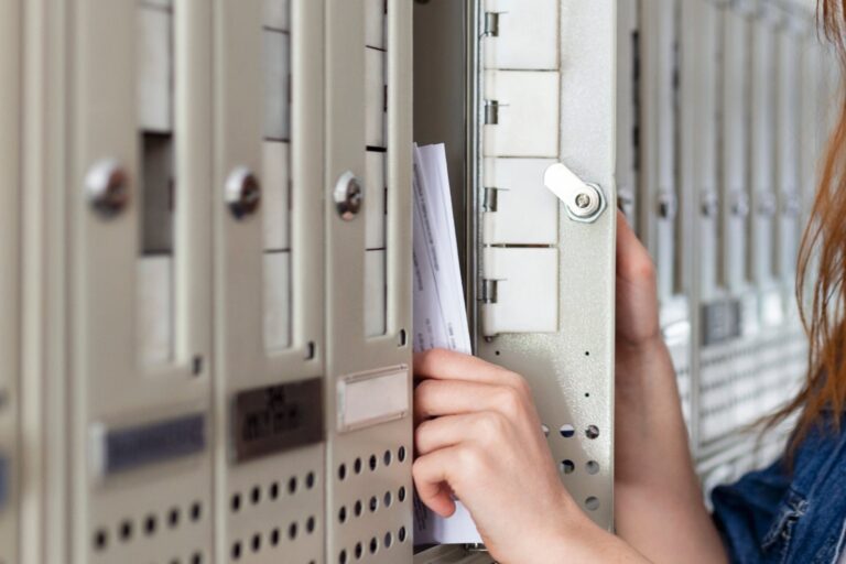 Residentes de Texas reciben paquetes que no pidieron y las autoridades advierten que pueden ser peligrosos: Repórtenlos