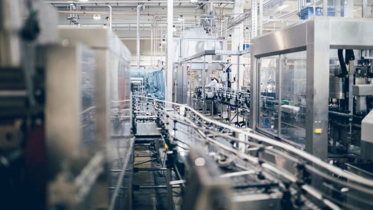 La otra cara de la recuperación: cerraron unas 21.000 empresas en la era de Javier Milei y hay sectores sin señales de mejora